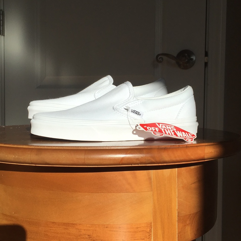NWOB Vans Slip On White+ sticker